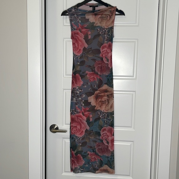 Maxi floral mesh overlay dress with inner slip Size Small/Petite - Picture 5 of 7